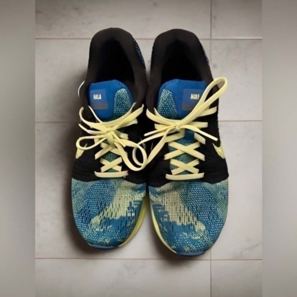 Nike women’s Vibrant Blue and Neon Yellow Sneakers​ - Size 8.5 women’s - Picture 2 of 7